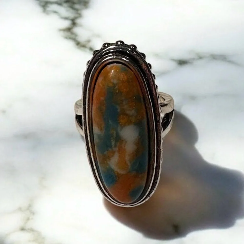 Silver Elegant Oval Stone Ring size 7.5